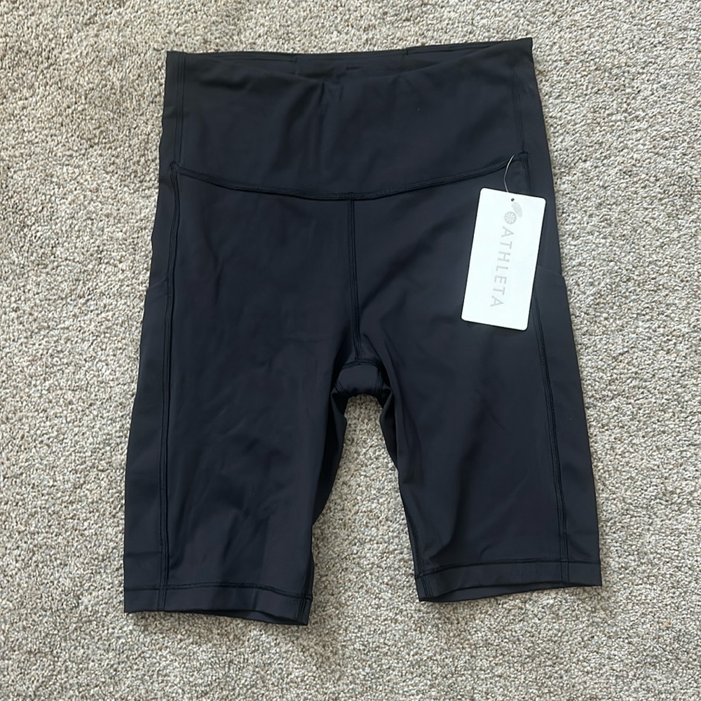 NWT Athleta Women’s Ultimate Stash 9” Short